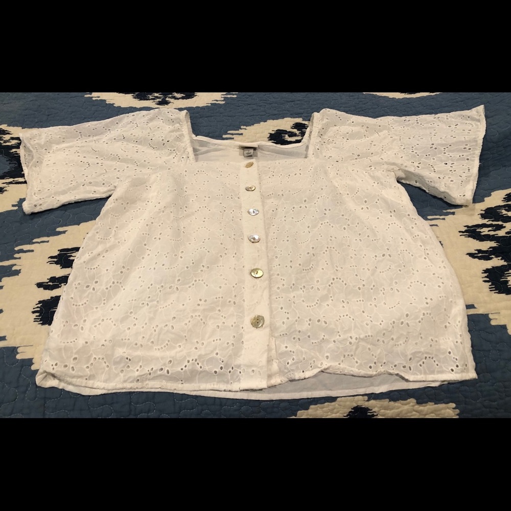 Ladies White Blouse, Size Medium